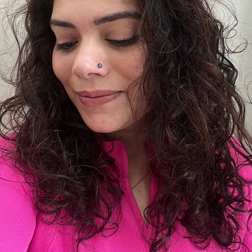 Black Flower Nose Pin